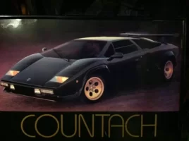 countach-med.webp