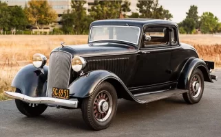 1933-Plymouth-PD-Coupe-Front.webp