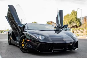 lamborghini-aventador-2drcoupe-8431-18450967-1-1024.webp