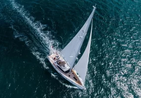 oyster-565-blue-water-sailing-yacht__FitMaxWzE5MjAsMTA4MF0.webp