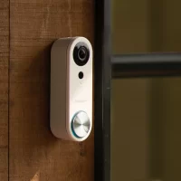 desktop_doorbell-angled-glass-door.webp