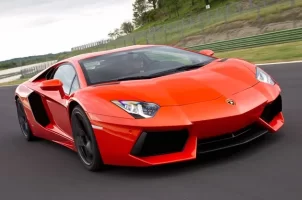 03-2012-lamborghini-aventador-fd-1304055511-opt.webp